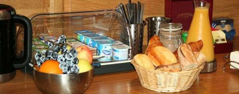 Brit Hotel Terminus Angoulême Restoran fotoğraf